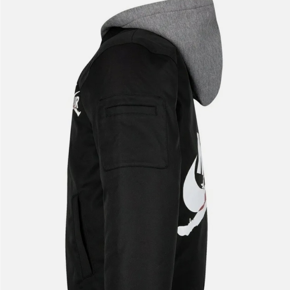 Nike jordan bomber jacket,gently used, no damage